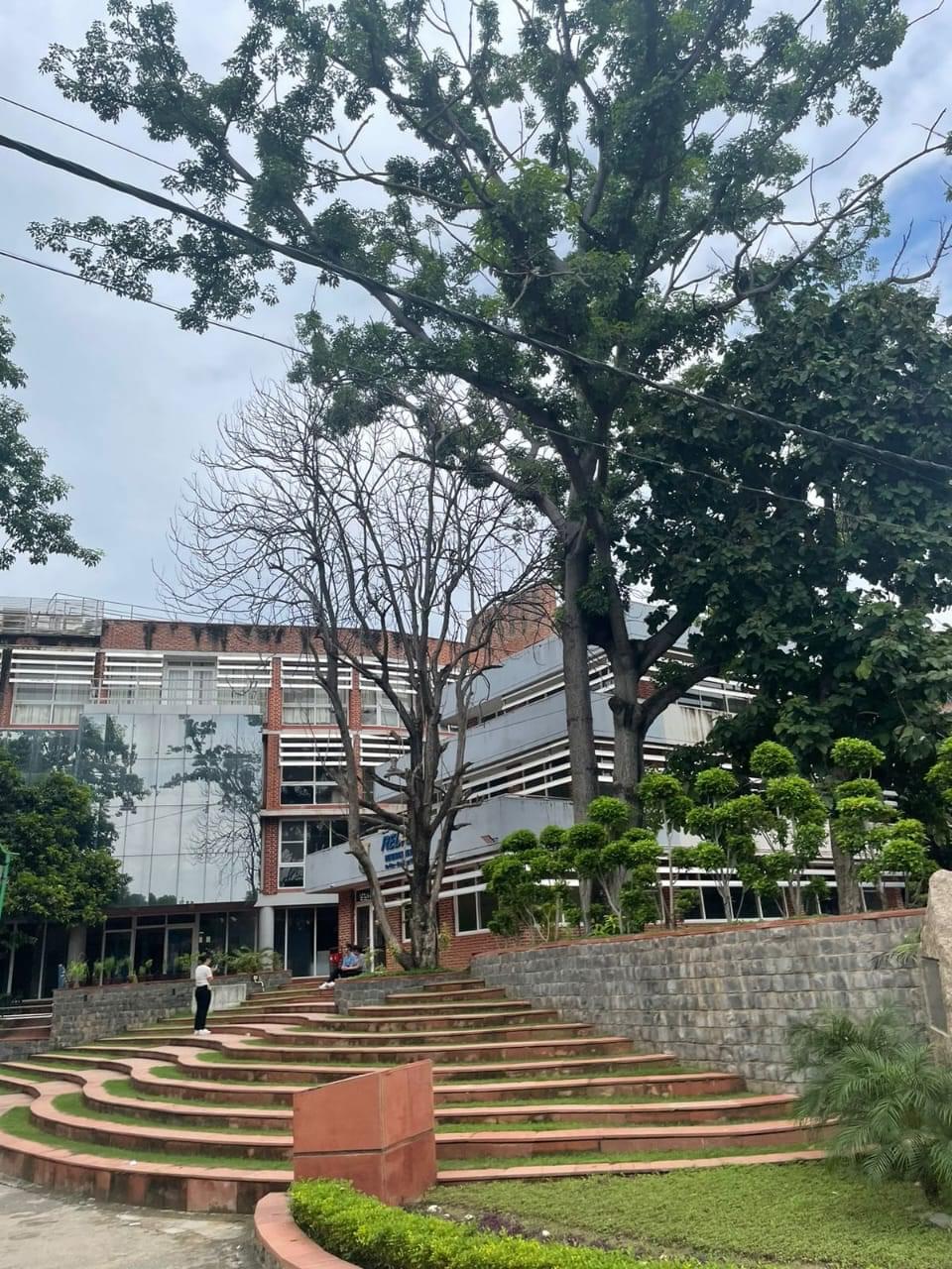 Hindu College Campus photo 7