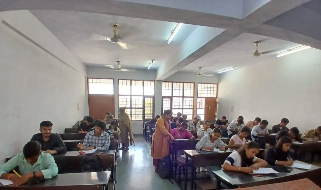 Sri Guru Gobind Singh College Chandigarh Facilities & Labs photo 3