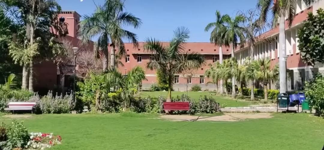 Ramjas College Campus photo 6