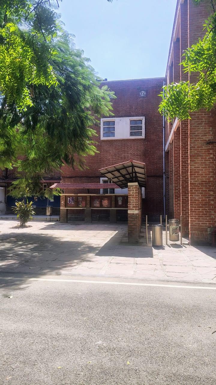 SRCC Campus photo (20) by Abhishek Kumar