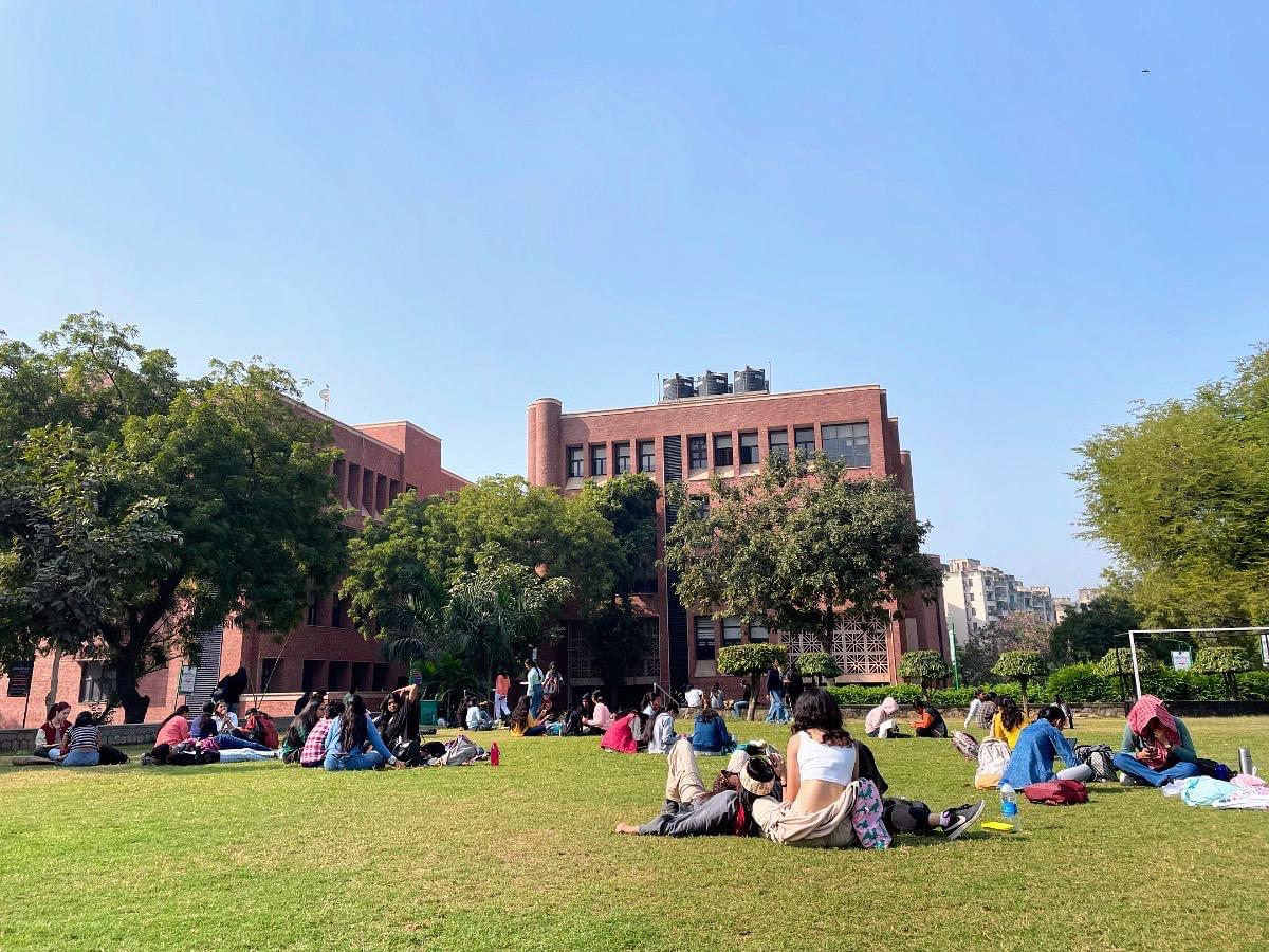 Jesus and Mary College Campus photo (16) by Sayana Chopra