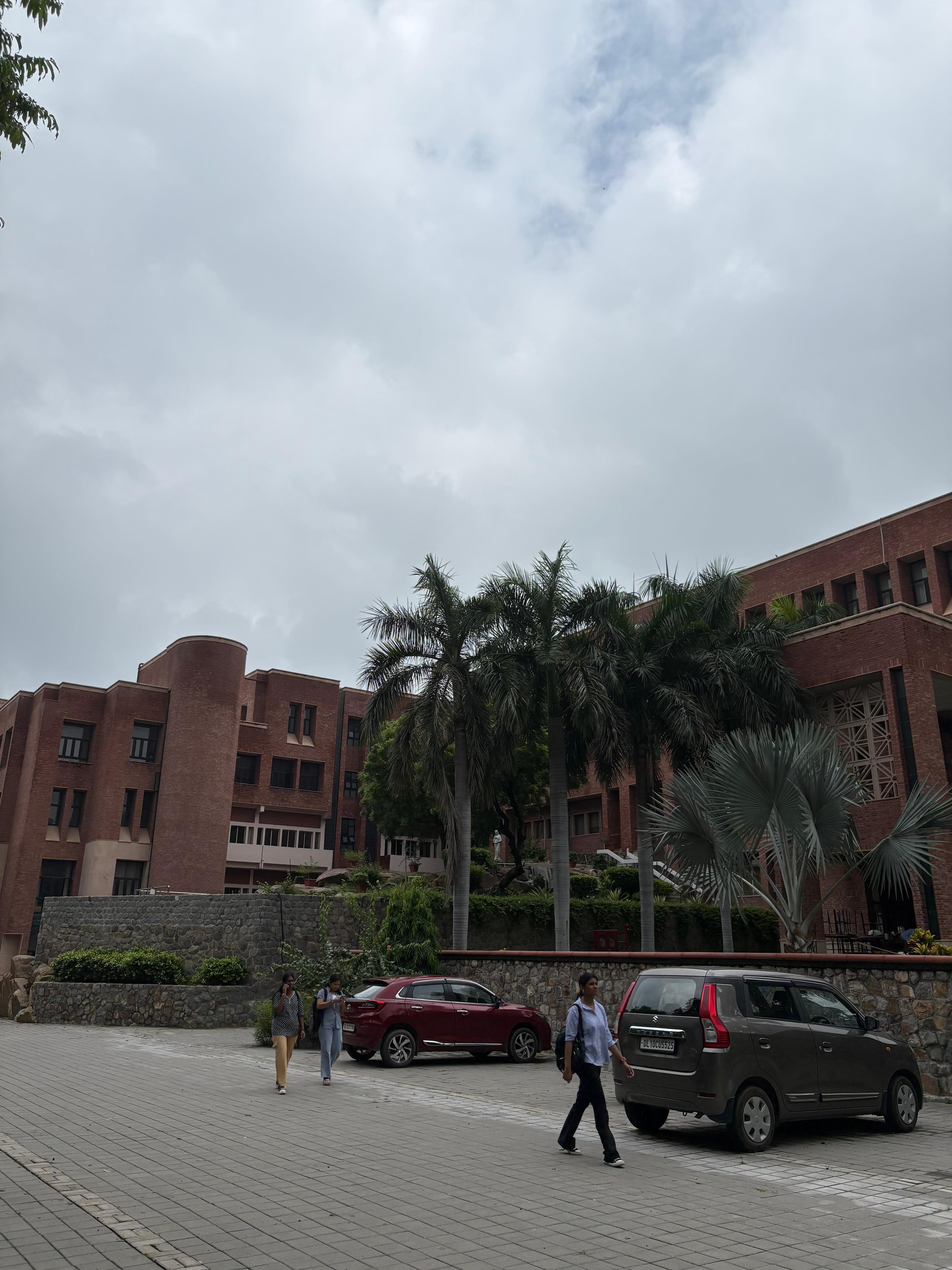 Jesus and Mary College Campus photo (19) by MEENAL KUMARI