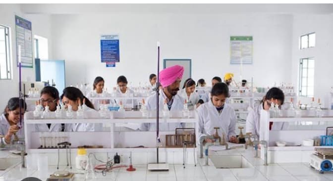 G.H.G. Khalsa College of Pharmacy Ludhiana Facilities & Labs photo (2) by Kishan