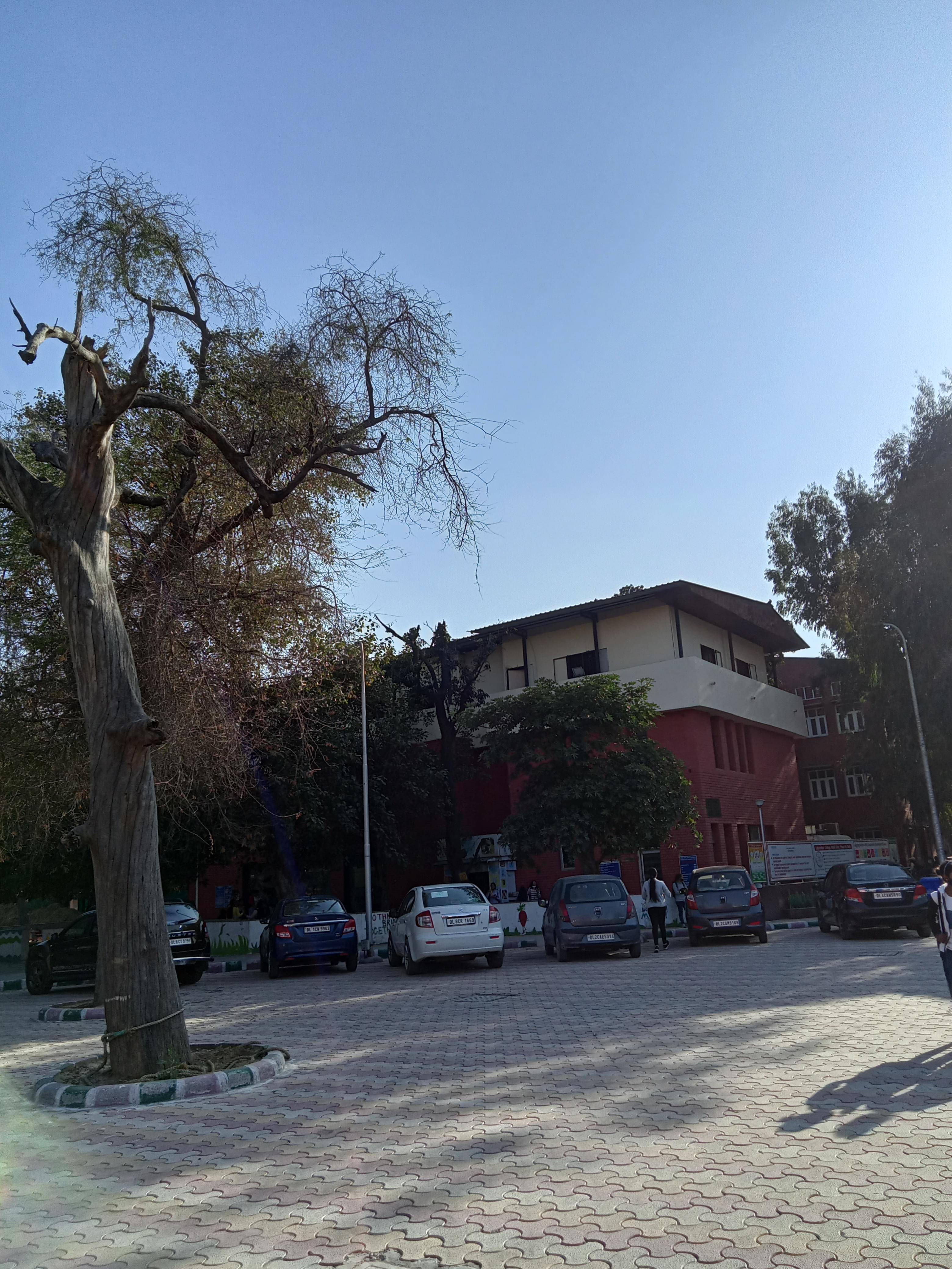 Lakshmibai College General photo 6