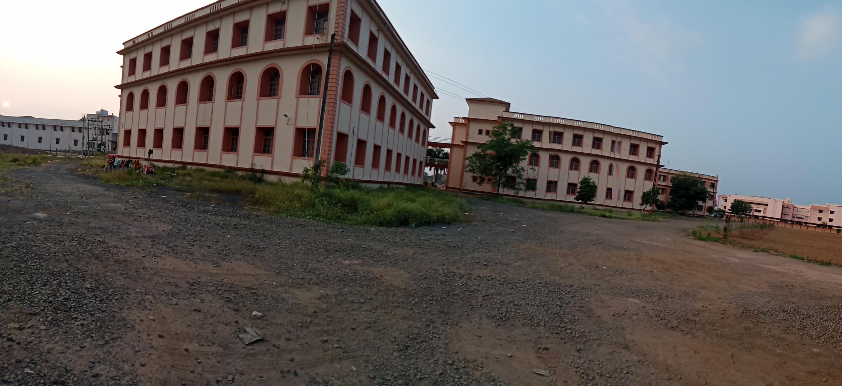 R.N.G. Patel Institute of Technology Bardoli Infrastructure & Academic Building photo (11) by Manankumar choraria