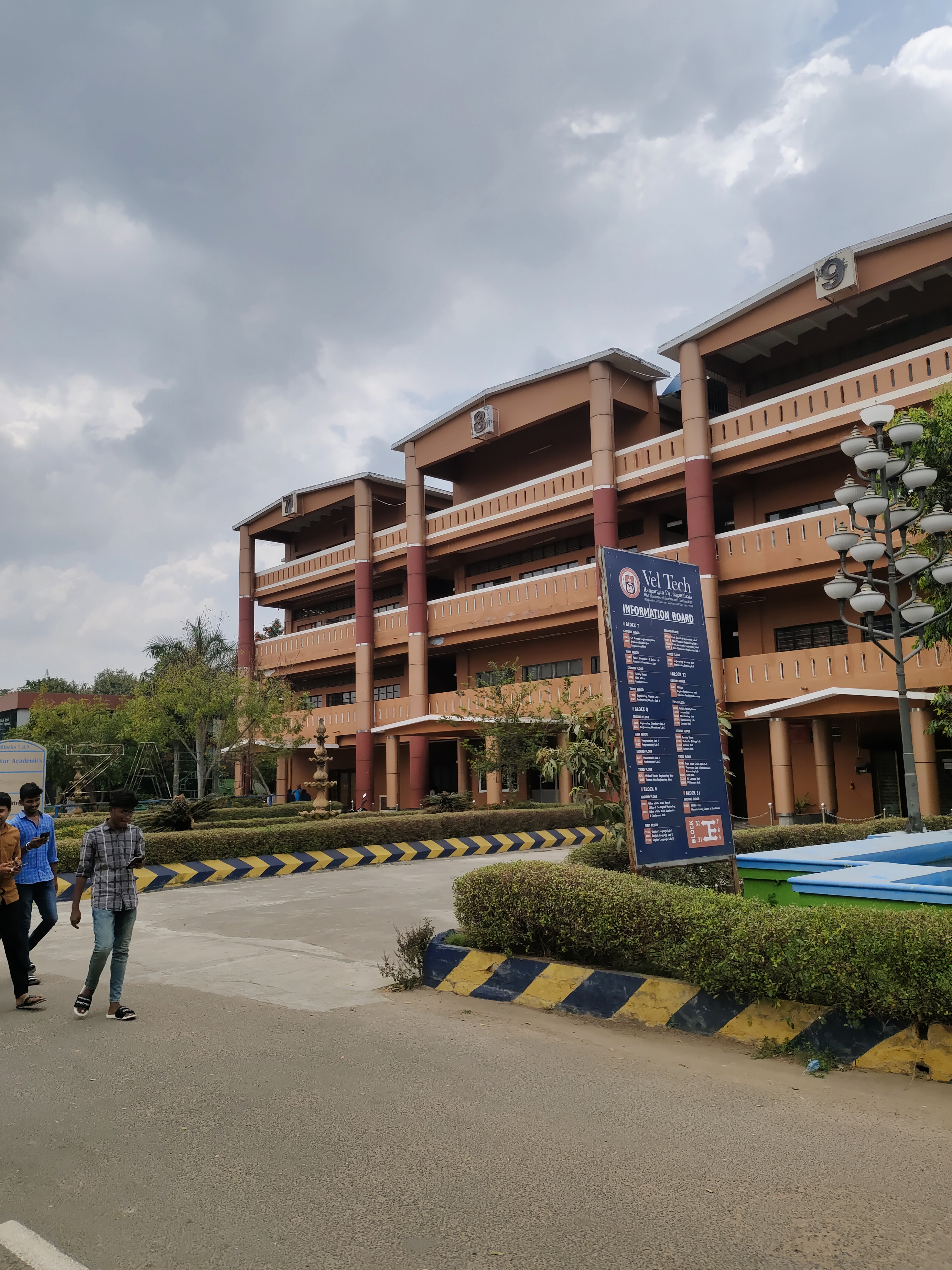 Vel Tech Multi Tech Dr. Rangarajan Dr. Sakunthala Engineering College Chennai Campus photo (8) by Reddy