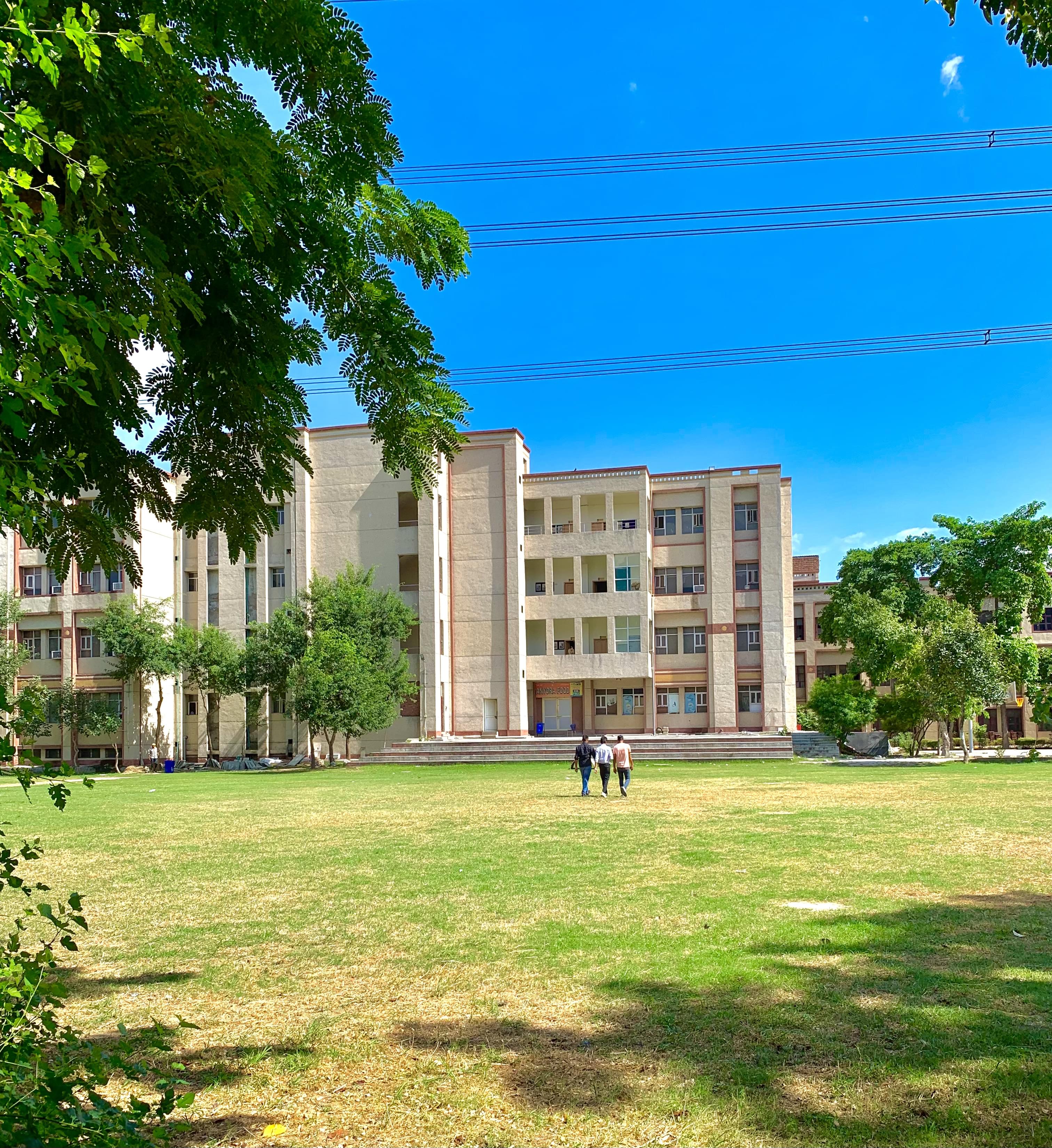 Greater Noida Institute of Technology (Engineering Institute) Infrastructure & Academic Building photo (17) by Zahid