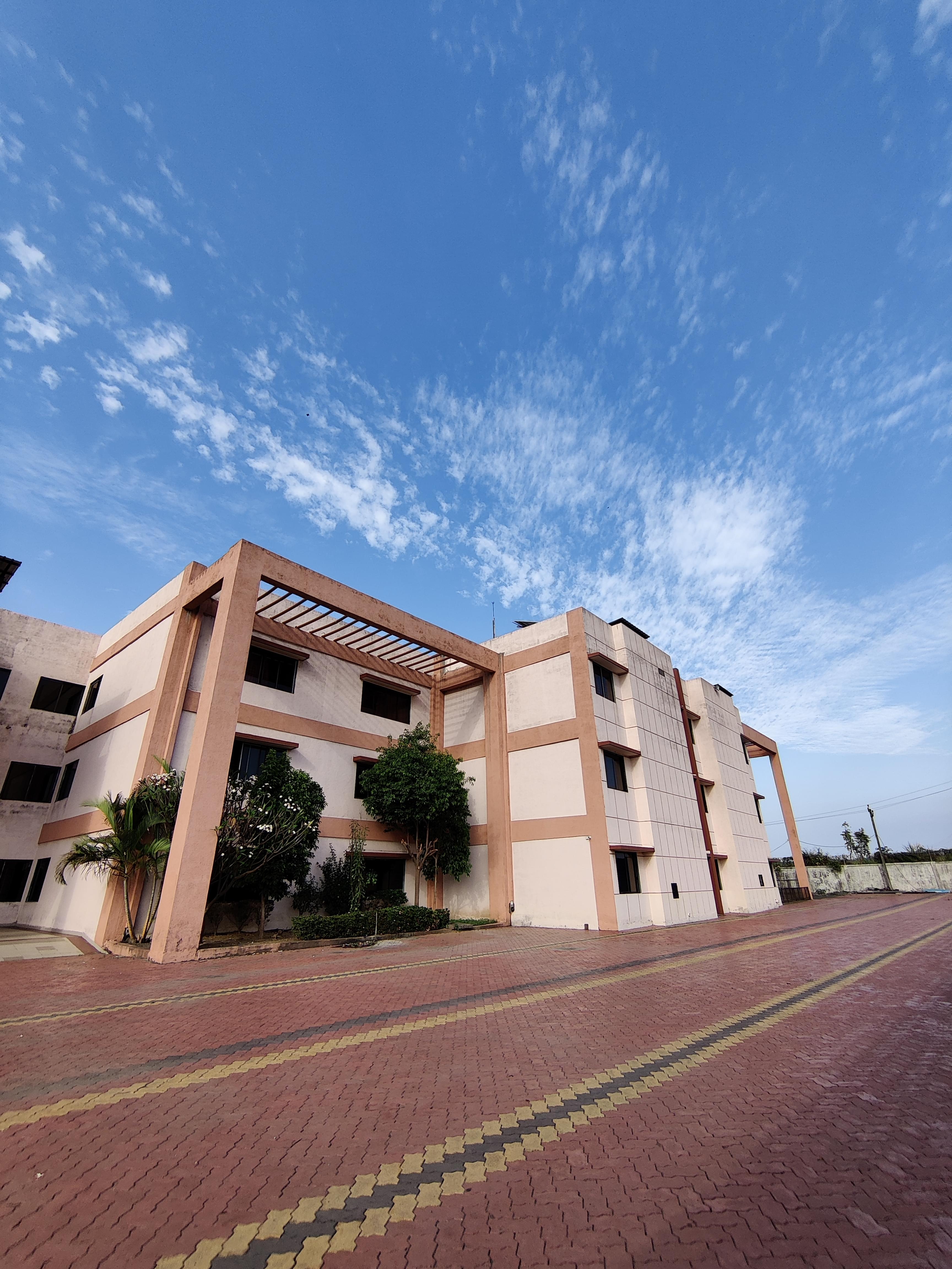 R.N.G. Patel Institute of Technology Bardoli General photo (9) by Hrutwick Valvi