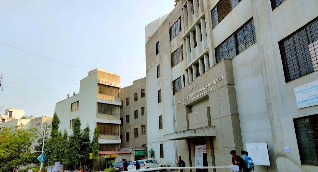 VIIT Campus photo (19) by Shubham Aher