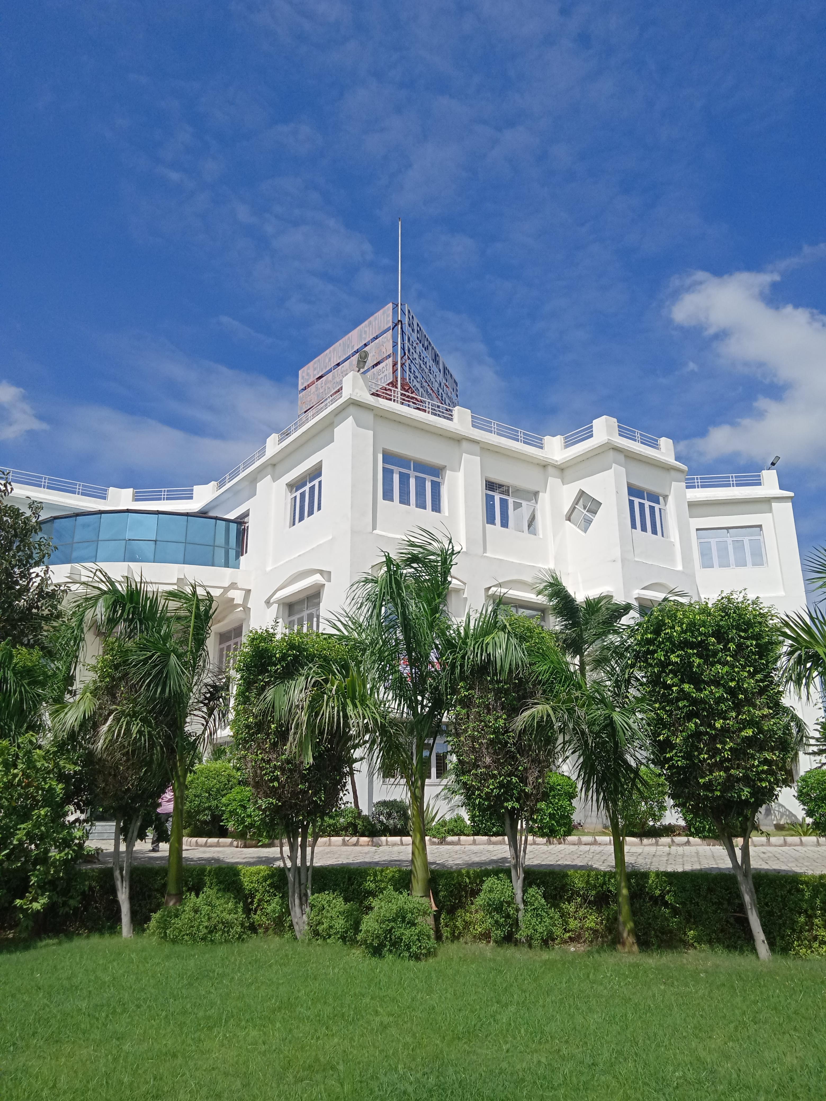 DBRAU Campus photo 5