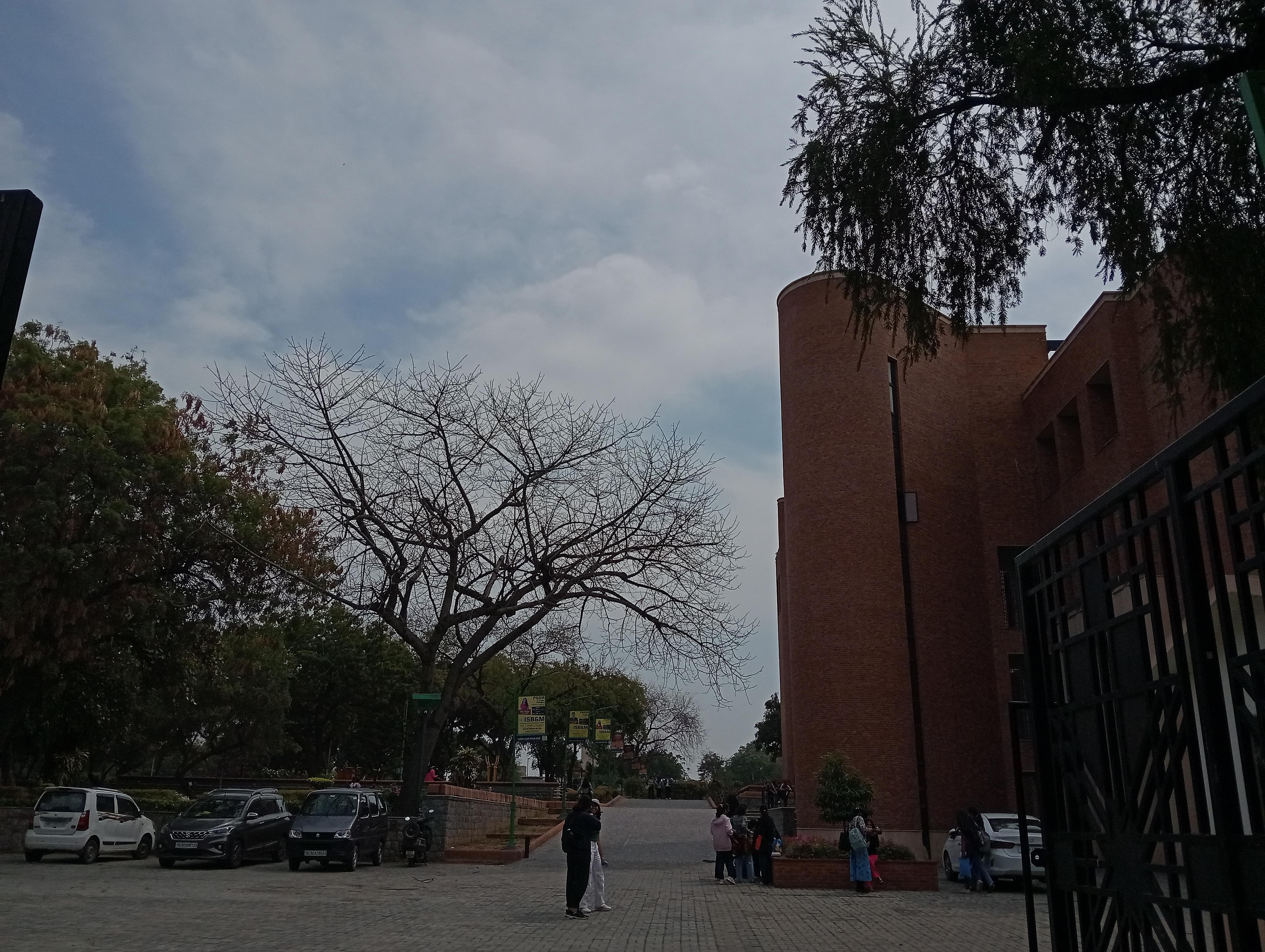 Naincy Tiwari's Review On Jesus And Mary College - [JMC], New Delhi ...