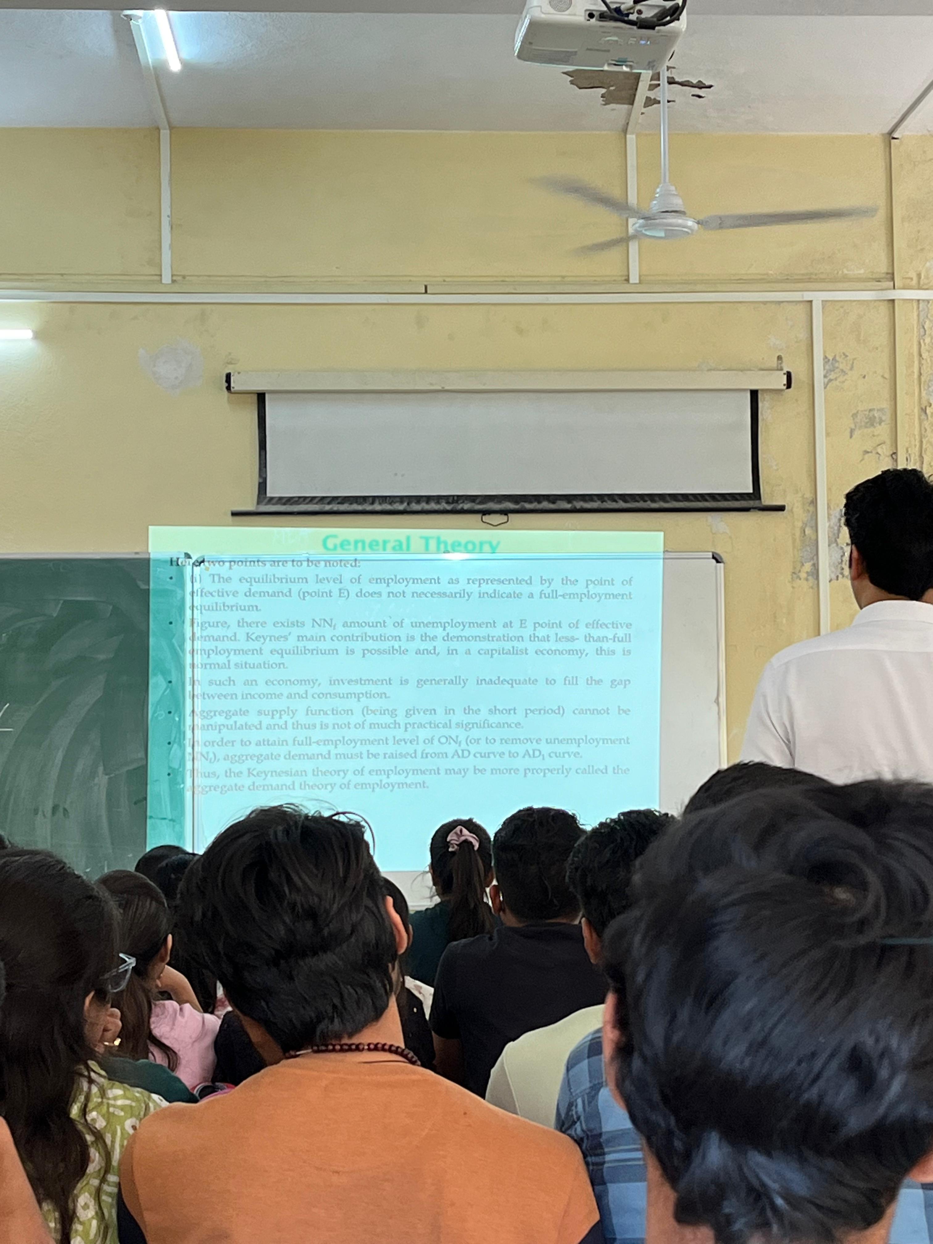 Devi Ahilya Vishwavidyalaya Indore Infrastructure & Academic Building photo (8) by Soumya Katariya