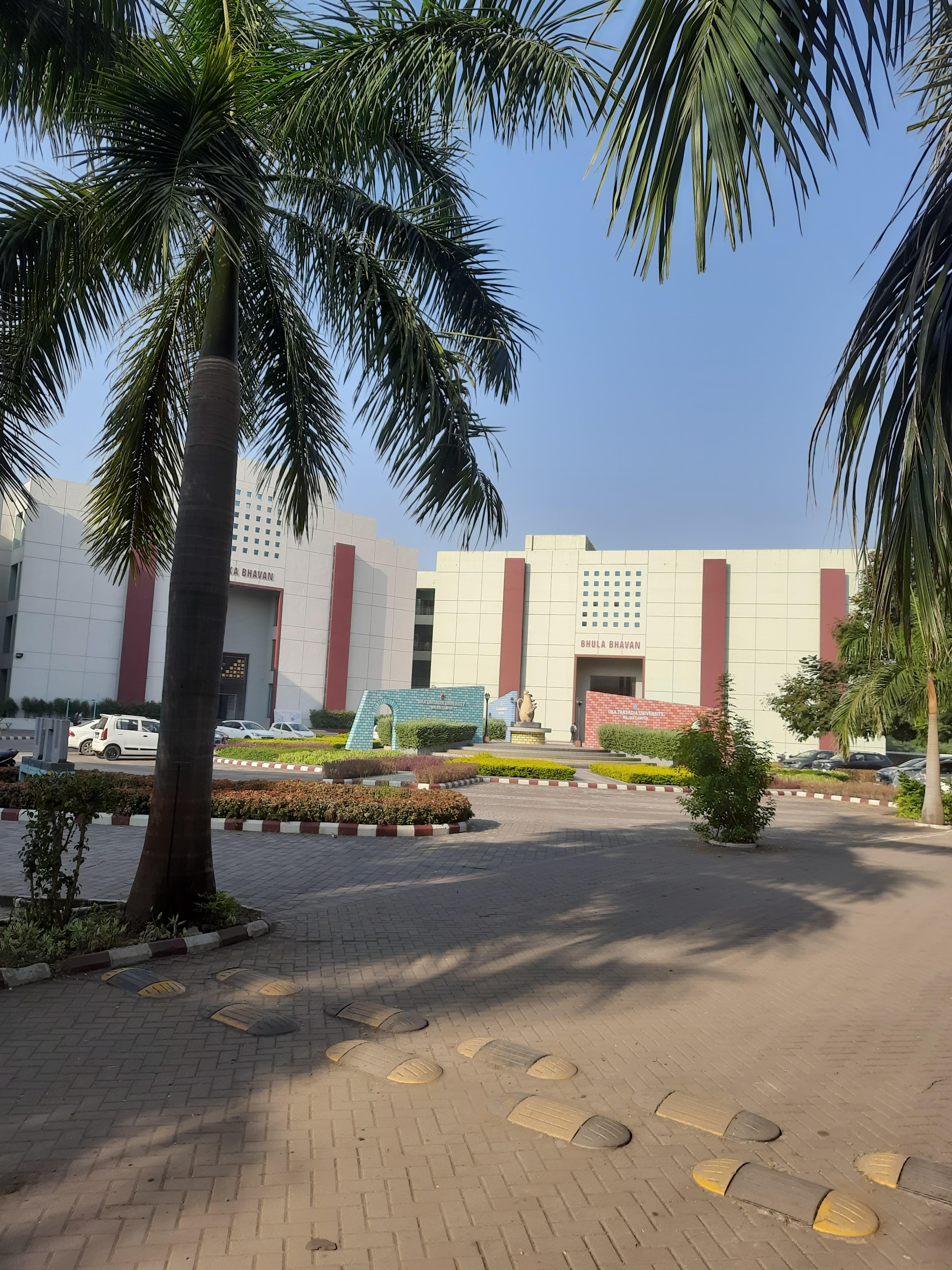 Uka Tarsadia University Bardoli Campus photo 2