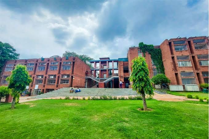 Ram Lal Anand College Infrastructure & Academic Building photo 3